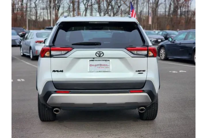 $34499 : Toyota RAV4 2023 AWD Limited image 6