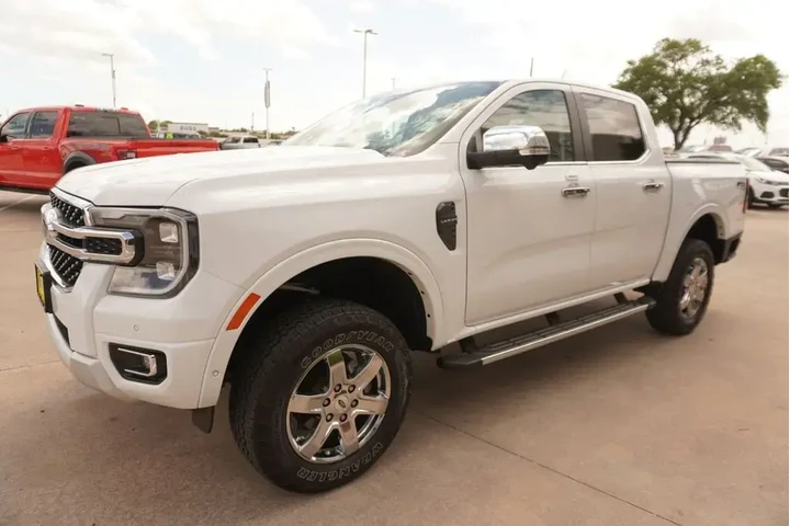 $39725 : Ford Ranger 2024 4x4 Lariat image 3
