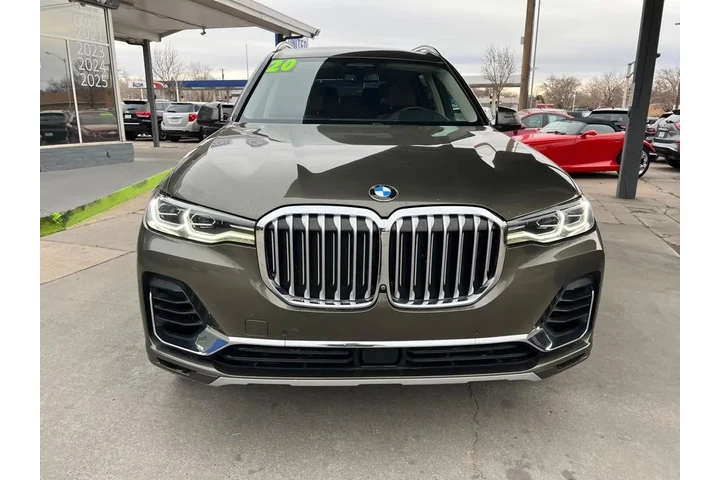 2020 BMW X7 image 2