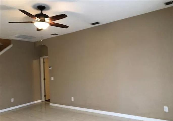 $2500 : Apartment for rent asap image 1