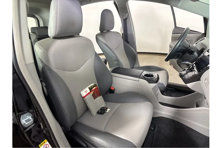 $20000 : Silver Certified2015 Prius v image 5