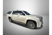 $18550 : GMC Yukon XL 2015 4x4 Denali thumbnail