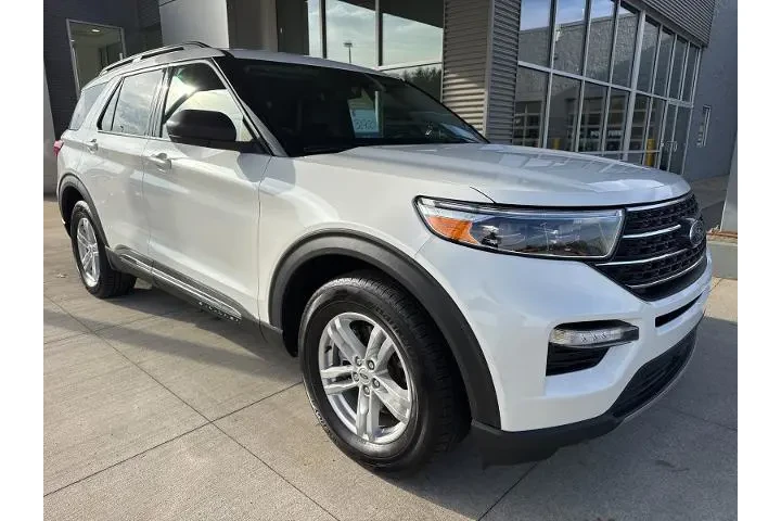 $31900 : Ford Explorer 2023 AWD XLT 4 image 10