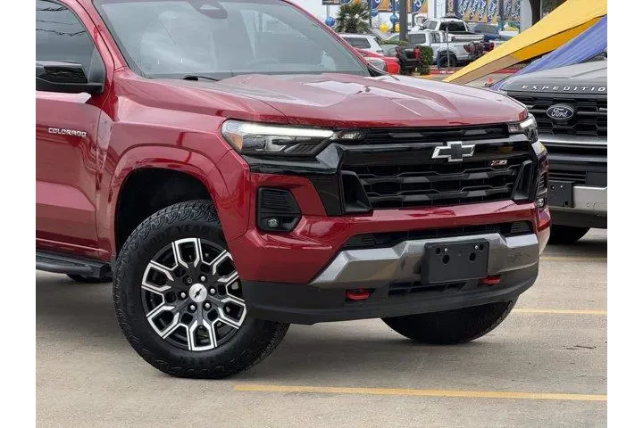 $39999 : Chevrolet Colorado 2024 4x4 image 2