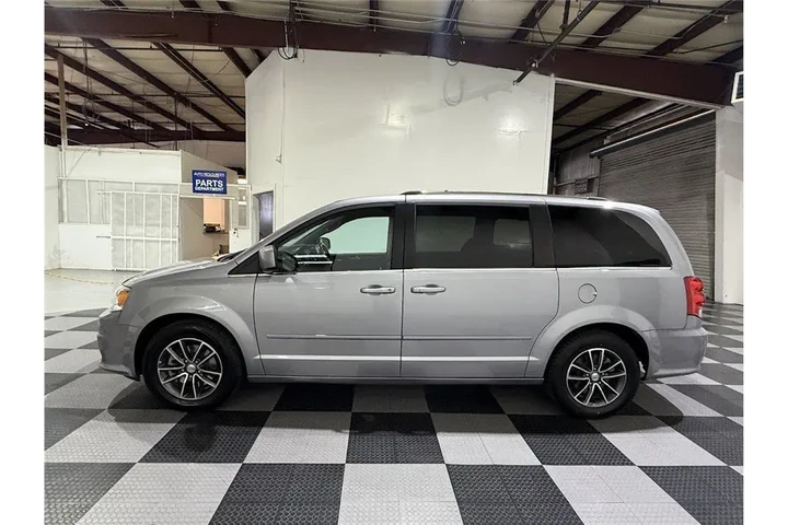 $10949 : Grand Caravan 2017 image 6