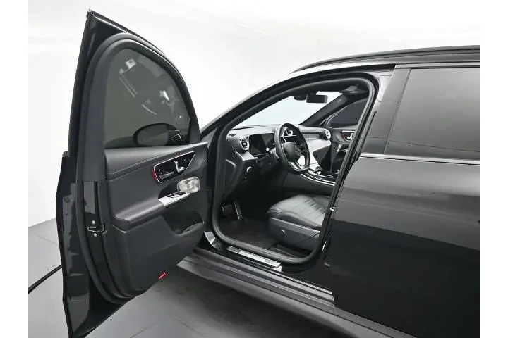 $39615 : Mercedes-Benz GLC 2025 GLC 3 image 8