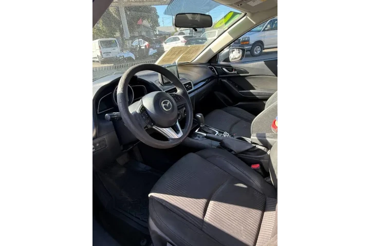 2016 MAZDA3 i Sport image 9