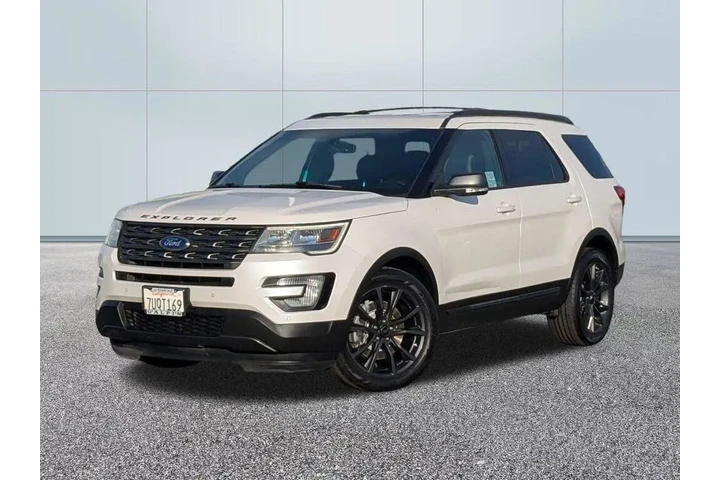 $8995 : Ford Explorer 2017 XLT 4dr S image 1