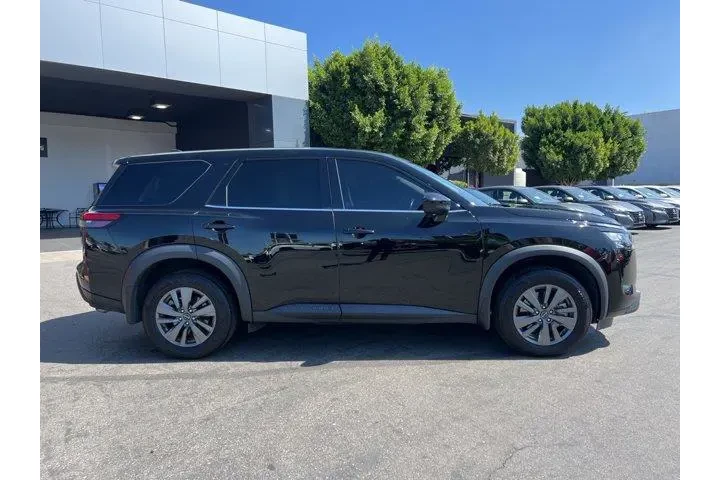 $27081 : Nissan Pathfinder 2024 S 4dr image 7