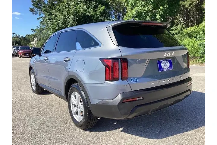 $16458 : Kia Sorento 2022 LX 4dr SUV image 7