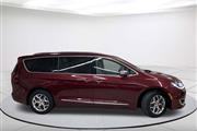 $18353 : Pre-Owned 2017 Pacifica Limit thumbnail