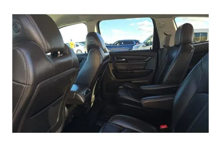 $9450 : Chevrolet Traverse 2016 LT 4 image 9