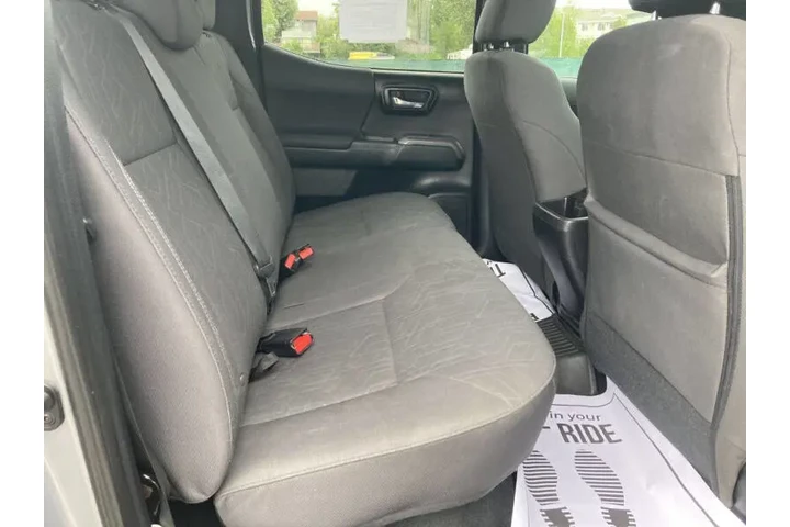 $31999 : 2016 Tacoma image 10