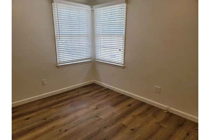 $900 : Home Rent .. Orange, CA image 8