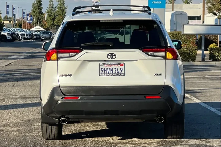 $27000 : Toyota RAV4 2023 XLE Premium image 7