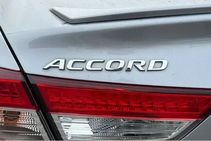 $24491 : Honda Accord 2018 Sport 4dr image 7