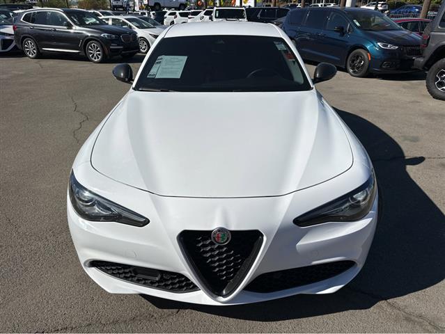 $21477 : 2020 Giulia image 3