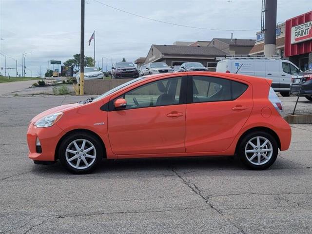 $9990 : 2014 Prius c Three image 5