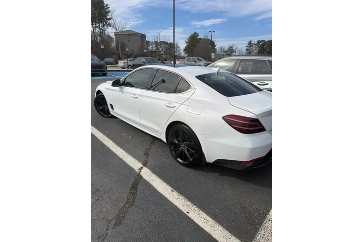 $28401 : Genesis G70 2023 2.0T 4dr Se image 7