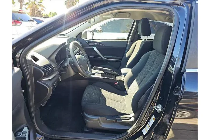 $13995 : Mitsubishi Eclipse Cross 202 image 2