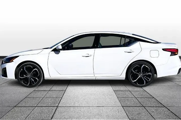 $22603 : Nissan Altima 2025 2.5 SR 4d image 9