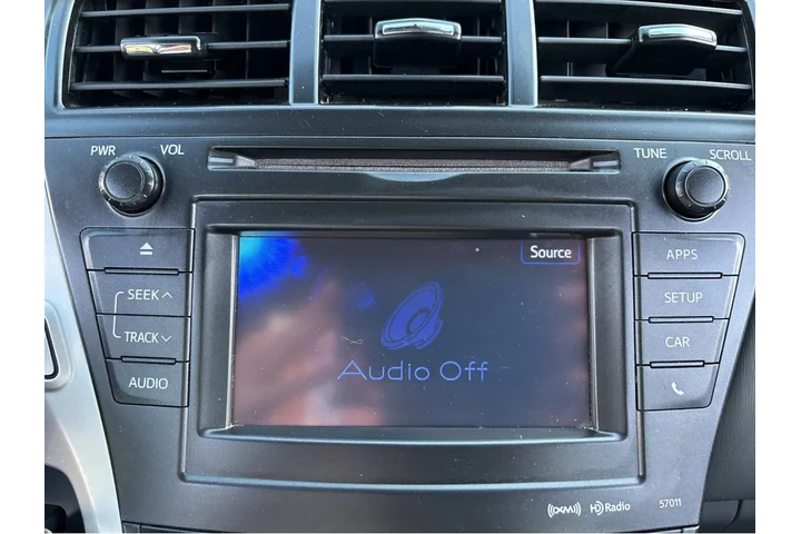 $10000 : 2014 Prius v Five image 6