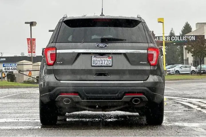 $17936 : Ford Explorer 2018 XLT 4dr S image 8