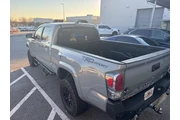 $31998 : Toyota Tacoma 2021 4x2 TRD S thumbnail