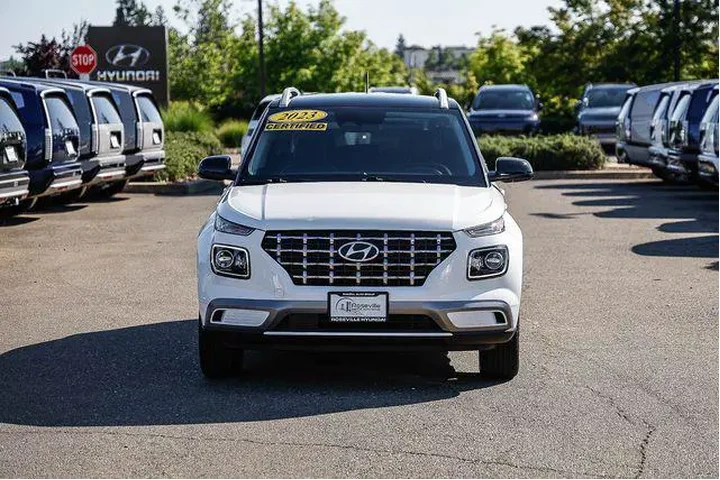$18492 : Hyundai VENUE 2023 Limited 4 image 7