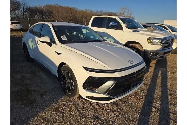 $19782 : Hyundai SONATA 2025 SEL 4dr image 4