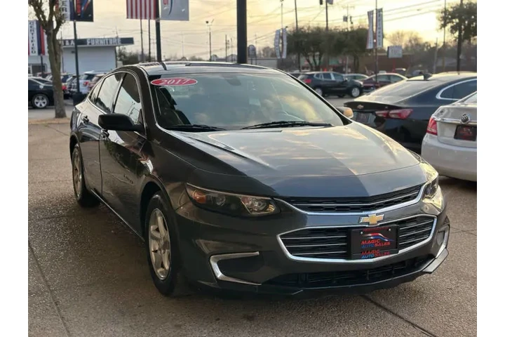$11999 : 2017 Malibu LS image 4