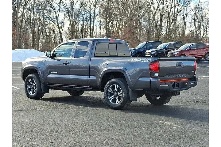 $27800 : Toyota Tacoma 2019 4x4 TRD S image 4