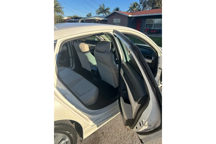 $9900 : Accord LX --- 2018 image 5