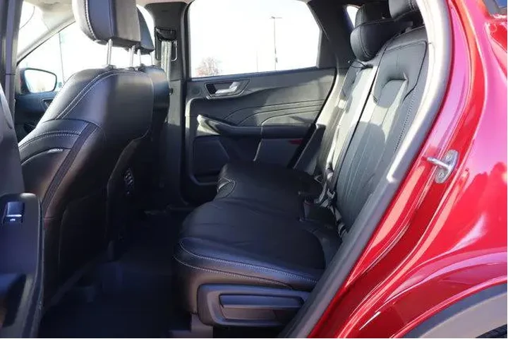 $30990 : Ford Escape Plug-In Hybrid 2 image 10