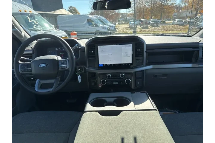 $35324 : Ford F-150 2025 4x2 XLT 4dr image 9