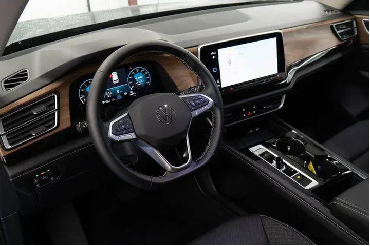 $34916 : Volkswagen Atlas 2025 AWD SE image 3