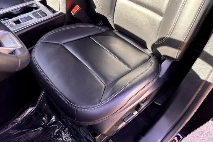 $33977 : Ford Explorer 2023 XLT 4dr S image 10