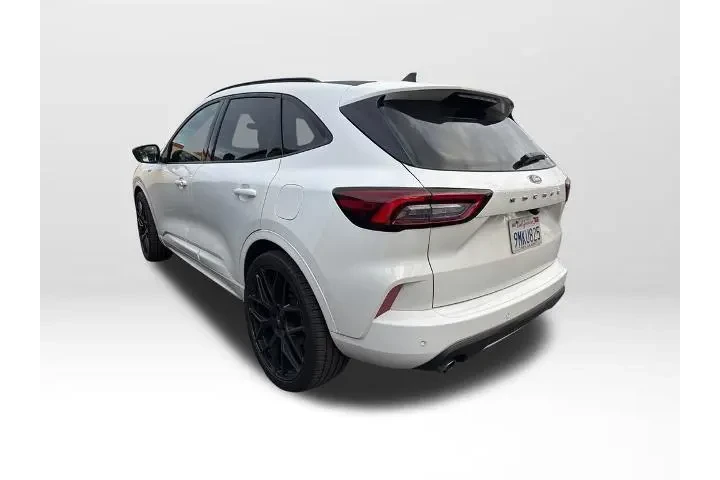 $22070 : Ford Escape 2024 ST-Line 4dr image 5