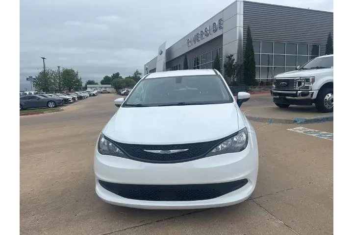 $18490 : Chrysler Voyager 2022 LX 4dr image 7