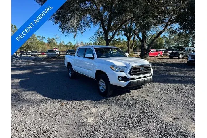 $30585 : Toyota Tacoma 2023 4x2 SR5 4 image 7