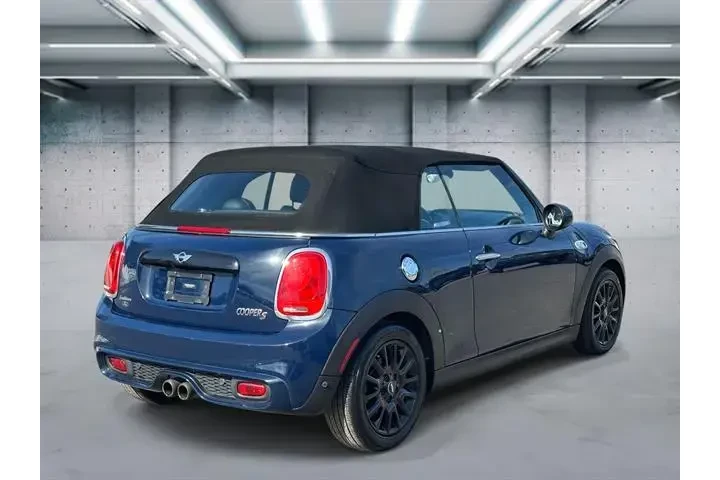 $18054 : MINI Convertible 2017 Cooper image 5