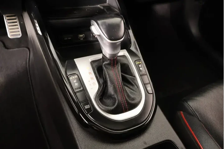 $17997 : Kia Forte 2023 GT 4dr Sedan image 4