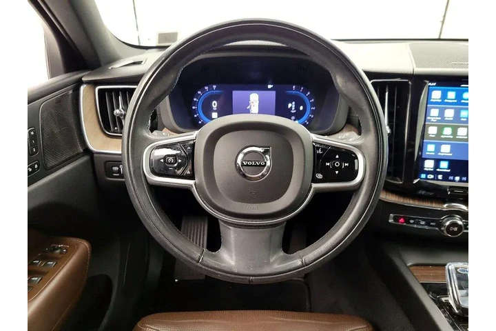 $26998 : Volvo XC60 2022 AWD B6 Inscr image 10