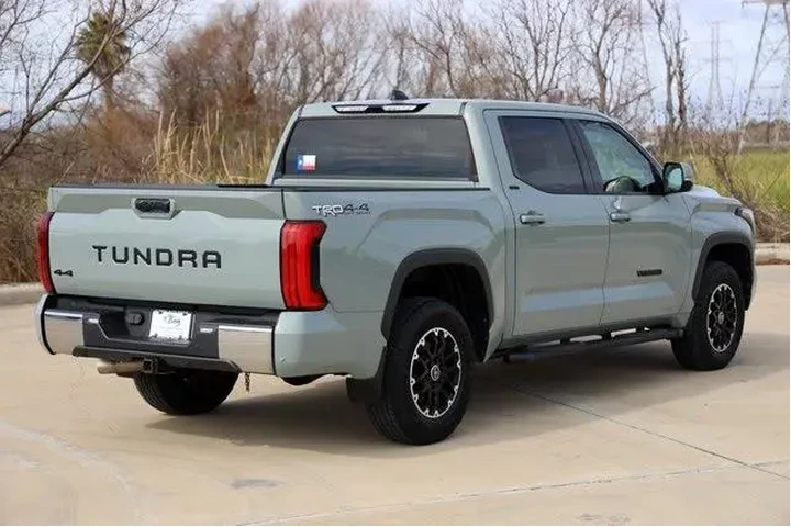 $39398 : Toyota Tundra 2022 4x4 SR5 4 image 9