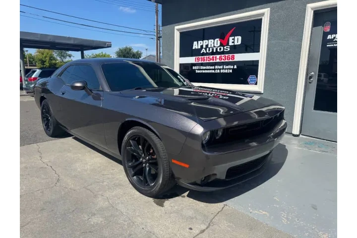 $13498 : 2017 Challenger SXT image 2