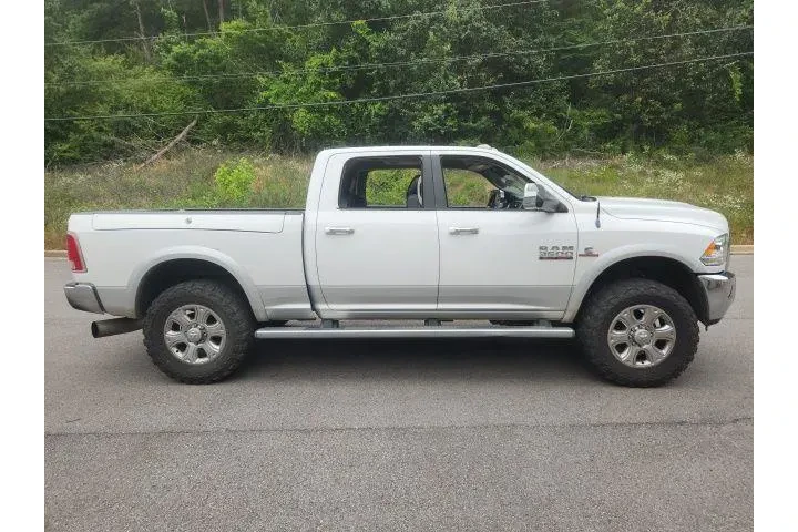 $29990 : Ram 3500 2014 4x4 Laramie 4d image 2
