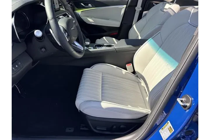 $35892 : Genesis G70 2025 AWD 2.5T Sp image 9