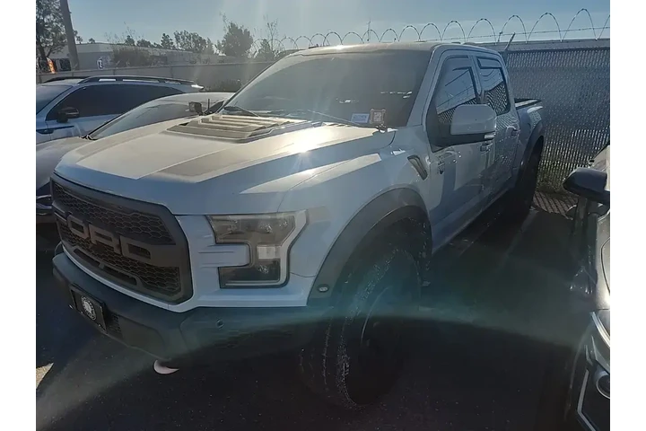 $33991 : Ford F-150 2017 4x4 Raptor 4 image 3