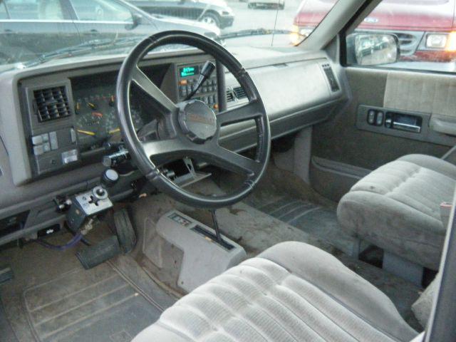 $5900 : 1994 C/K 2500 HD Reg. Cab 8-f image 3