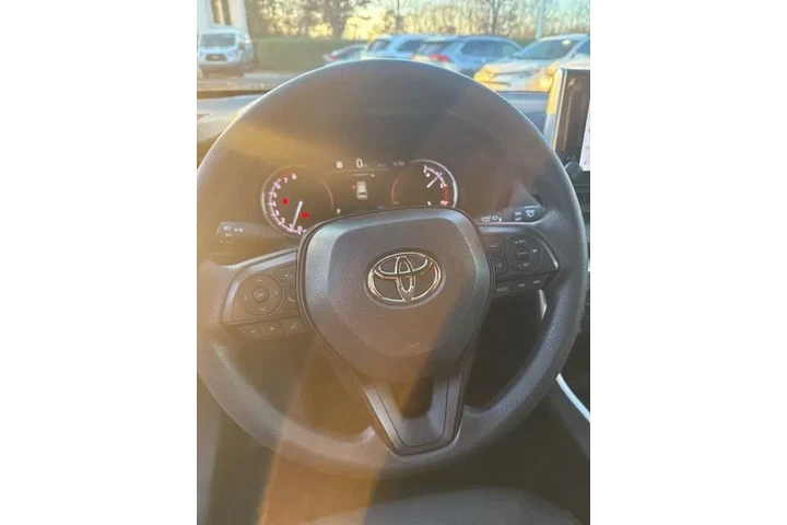 $26109 : Toyota RAV4 2024 XLE 4dr SUV image 9